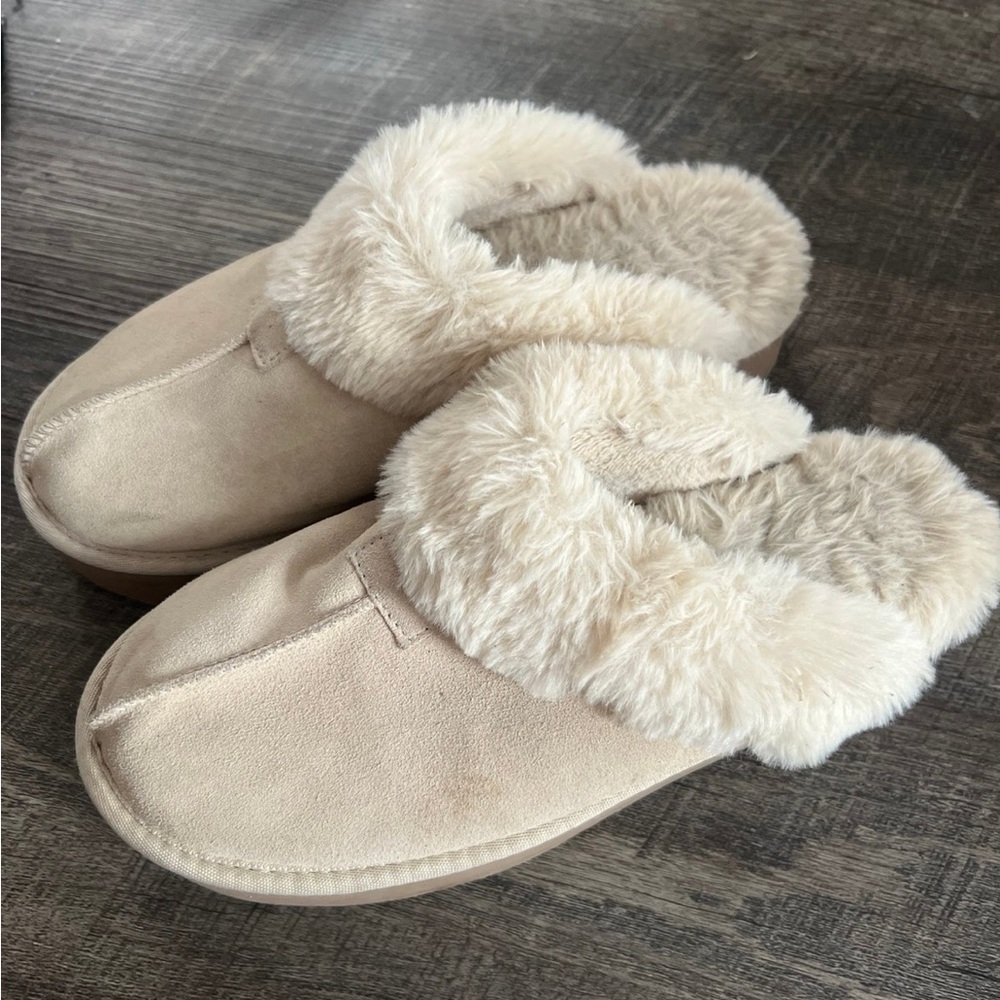 Platform Slippers - Picture 2 of 3